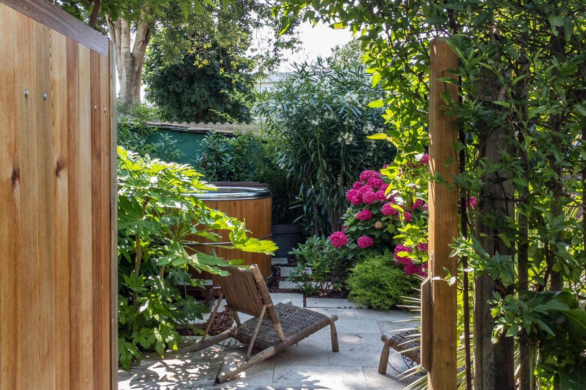 Escale Rochelaise, Gite Urbain Avec Spa Bain Nordique Et Sauna Tonneau La Rochelle  Exteriör bild