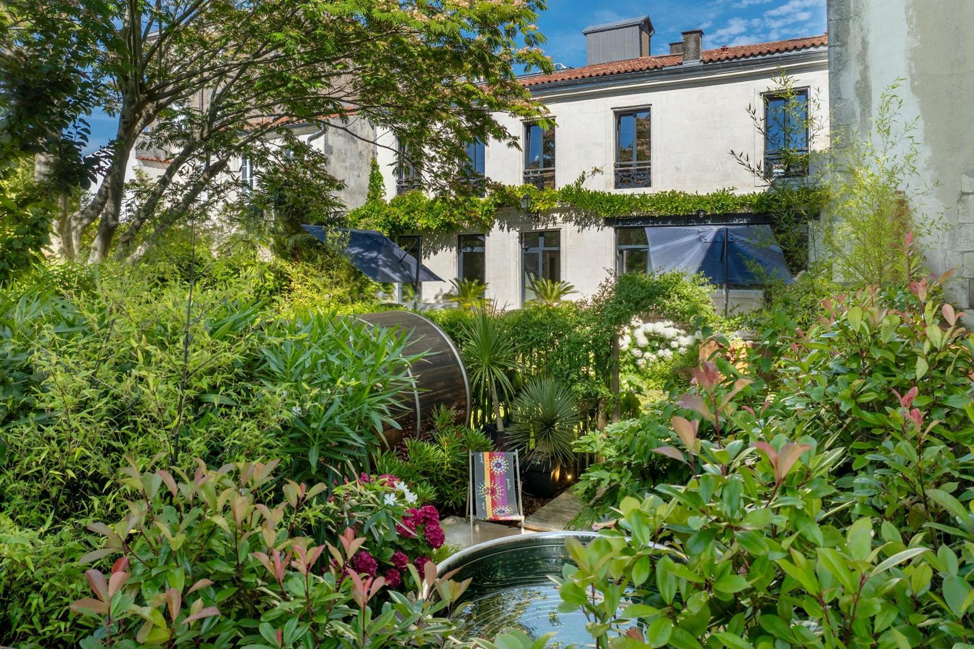 Escale Rochelaise, Gite Urbain Avec Spa Bain Nordique Et Sauna Tonneau La Rochelle  Exteriör bild