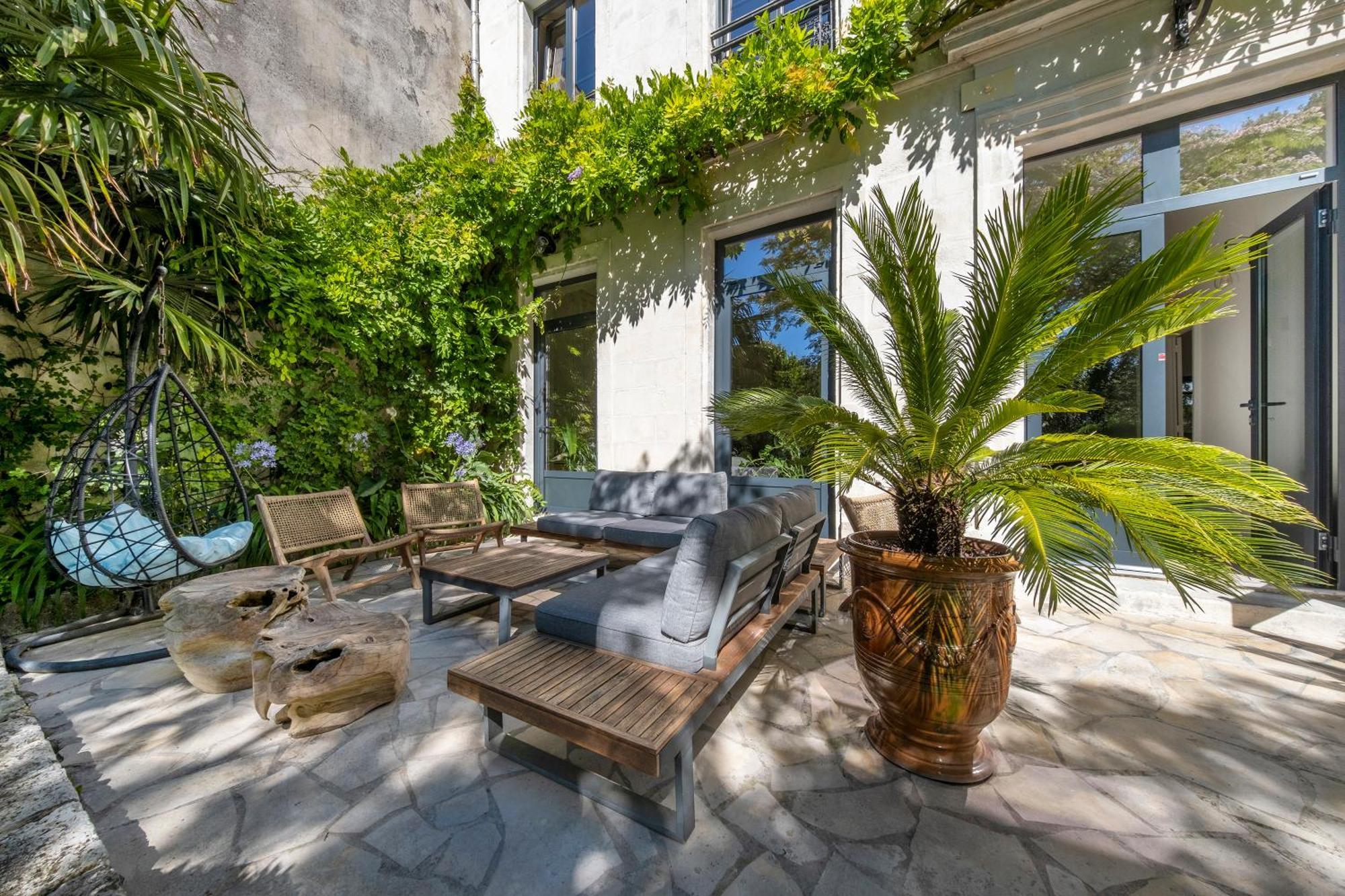 Escale Rochelaise, Gite Urbain Avec Spa Bain Nordique Et Sauna Tonneau La Rochelle  Exteriör bild